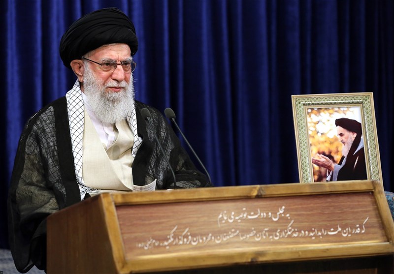 رهبر انقلاب اسلامی: امام خمینی هم انسان تحول‌خواه بود و هم تحول آفرین/ امام نشان داد ابرقدرت‌ها ضربه‌پذیرند