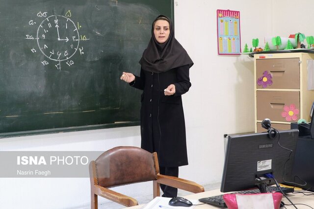ثبت نام نقل وانتقال فرهنگیان از این ماه/ پبشنهاد احتساب سوابق معلمان غیردولتی در آزمون استخدامی