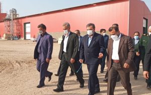معاون اقتصادی رئیس جمهوری در سفر به خوزستان به همراه استاندار و جمعی از مدیران استان از شهرک صنعتی شماره ۲ اهواز بازدید کرد