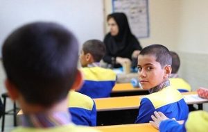معاون آموزش و پرورش خوزستان عنوان کرد:نمی‌توانیم از حضور دانش‌آموزان در امتحان جلوگیری کنیم / معرفی معلمان واکسن‌نزده به بازرسی