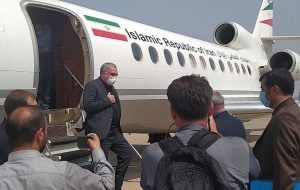 وزیر بهداشت، درمان و آموزش پزشکی وارد خوزستان شد