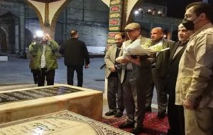 وزیر علوم وار خوزستان شد